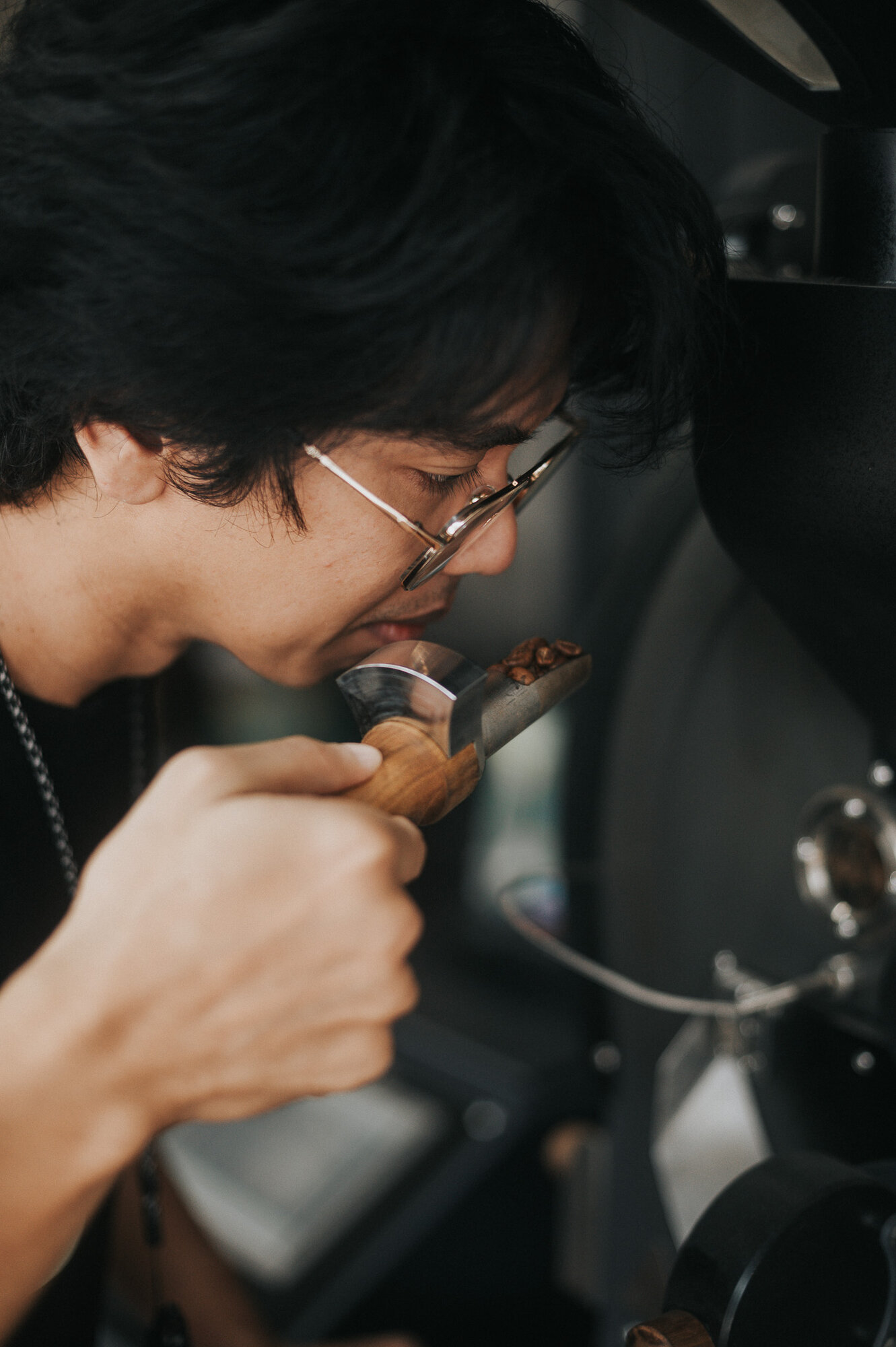 Professional coffee cupping and quality assessment